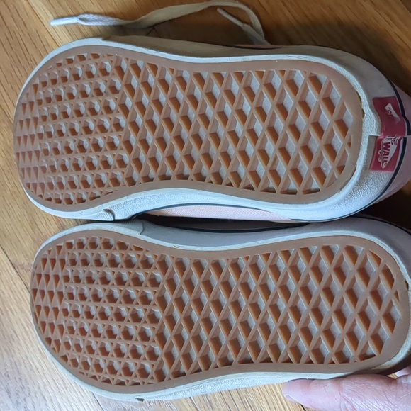 Vans - Picture 6 of 6